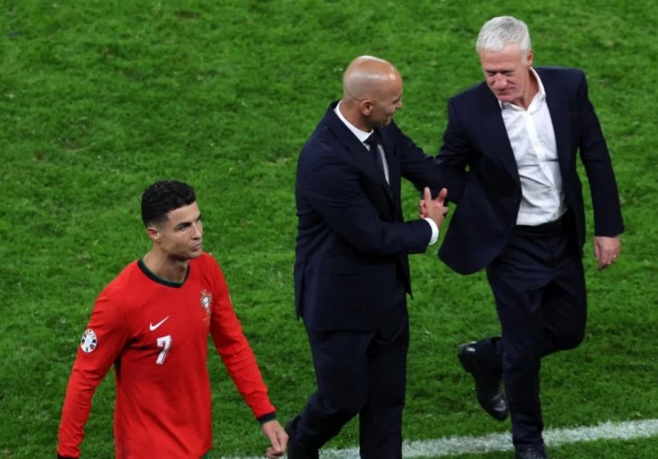 NA KRAJU MU TO UPALILO:  Ono što je Deschamps uradio prije penala je ravno potezu kamikaze