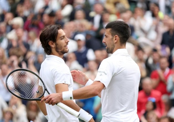 SMIJEŠNO JE TO ŠTO NOVAK RADI! Italijan ušao u Đokovićevu svlačionicu, pa sve ostavio u ČUDU: Rekao sam njegovom timu...