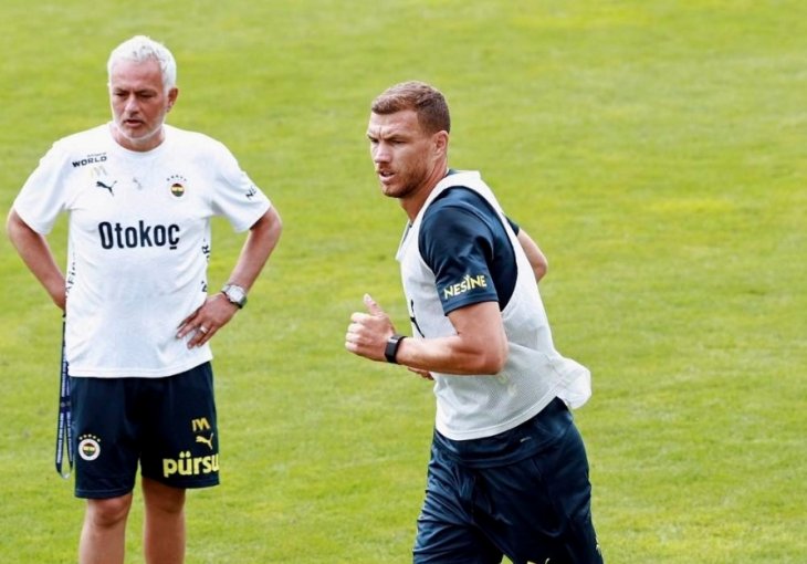 BUUUM, PRIČA SE AKTUELIZIRALA: Fenerbahče dovodi novog napadača i šalje Džeku u Hajduk? Bliži se veliki dogovor