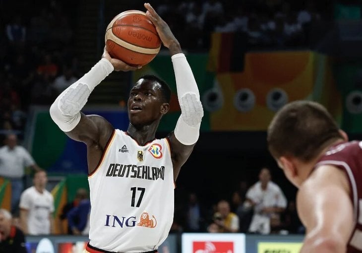 ISPISUJE HISTORIJU: Dennis Schröder će biti prvi tamnoputi sportista koji nosi zastavu Njemačke na Olimpijskim igrama