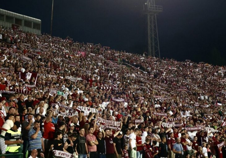 Veličanstvena atmosfera na Koševu: Više od 20 hiljada Bordo navijača bodri Sarajevo (FOTO)