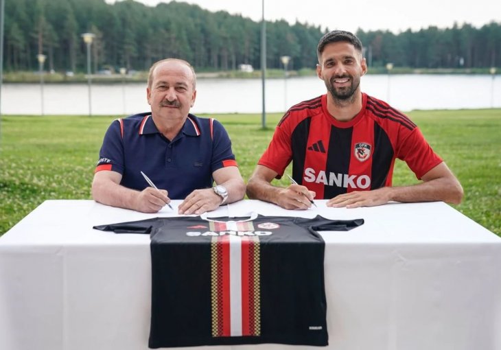 ZVANIČNO: Kenan Kodro nakon samo pola godine napustio Ferencvaros, karijeru nastavlja u Turskoj