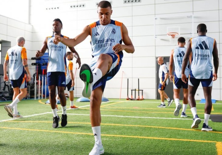 SJAJNA ZVIJEZDA JE STIGLA: Prvi trening Mbappea Real Madridu (FOTO)