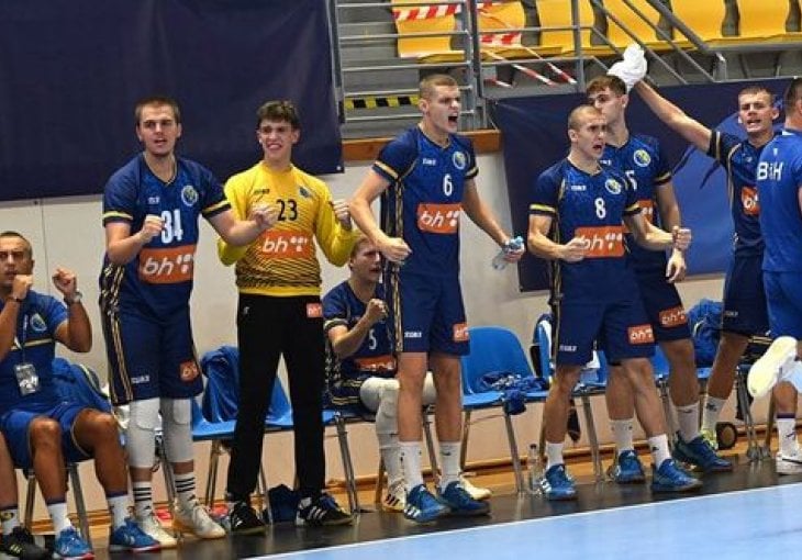 BRAVOOO MOMCI, VI STE NAŠ PONOS: Kadetska reprezentacija BiH pobijedila Nizozemsku i izborila finale EHF Čempionšipa