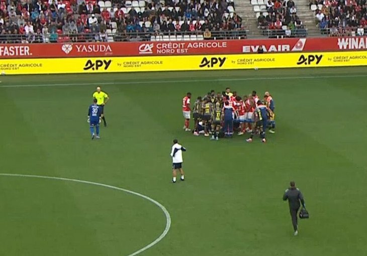 ŠTA SE OVO DANAS DEŠAVA Užas u Francuskoj: Angel Gomes nakon brutalnog starta pola sata ležao nepomično na travi!