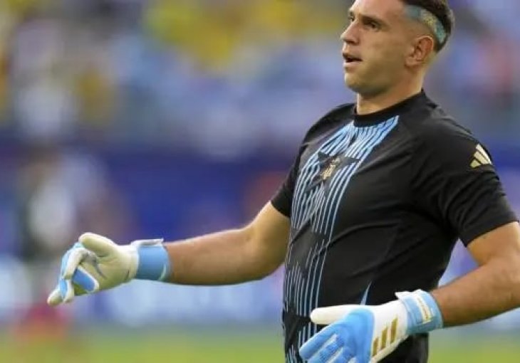 Emilijano Martinez potpisao novi ugovor s Aston Villom: Ostaće u Birminghamu