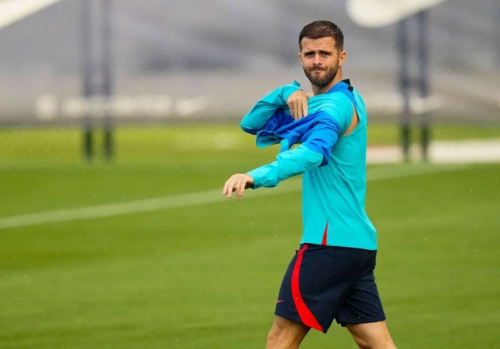 Miralem Pjanić na pragu transfera u CSKA Moskvu: Nova prilika za iskusnog vezista