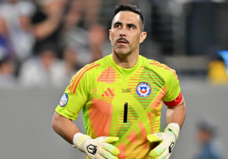 Teška povreda Ter Stegena: Claudio Bravo nudi pomoć Barceloni, ali nije dobrodošao kod navijača