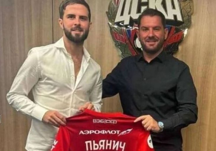 Pjanić kontaktirao dobro poznato lice prilikom dolaska u Moskvu: Poznato koji će broj nositi u CSKA