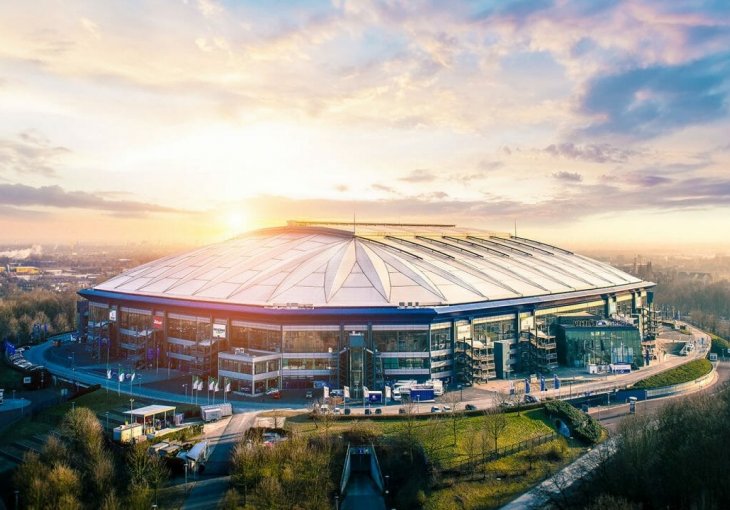 Schalke 04 u finansijskim problemima: Navijači pozvani da kupe dionice stadiona Veltins Arena