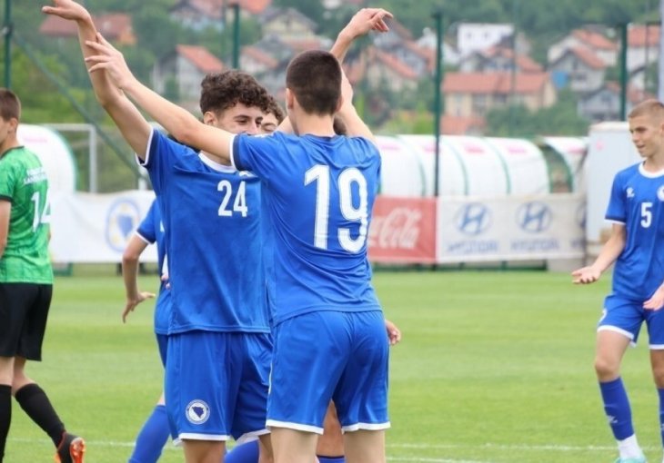 Mlada fudbalska reprezentacija Bosne i Hercegovine U15 na UEFA razvojnom turniru u Albaniji