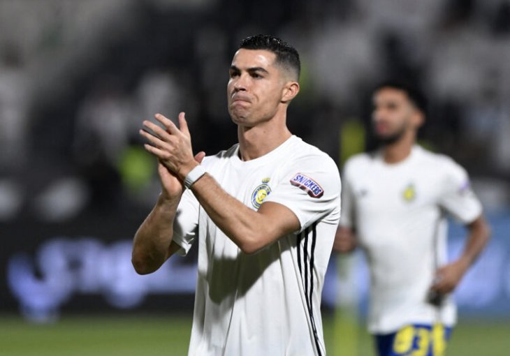 Ronaldo je najplaćeniji fudbaler današnjice, a treći na listi za godinu dana odigrao 15 minuta