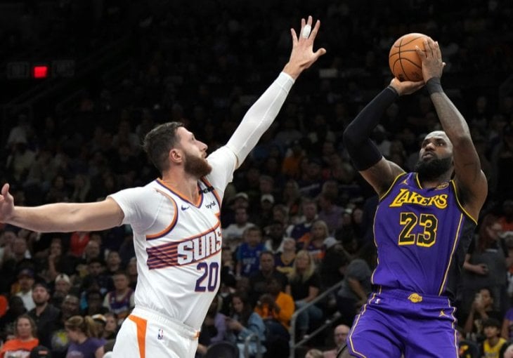 Nurkić na klupi presjedio drugo poluvrijeme u trijumfu nad Lakersima, Jokić vodio Denver do prve pobjede