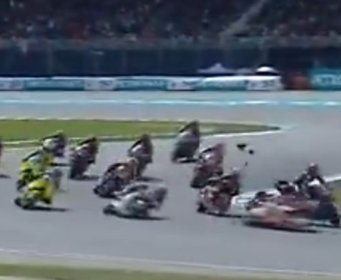 Jeziv incident u na Moto GP utrci: Vozač u teškom stanju