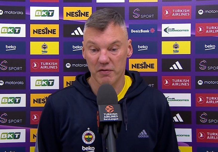 Šaras: Trebalo bi da prestanem da pričam, ionako ne znam ništa o košarci!