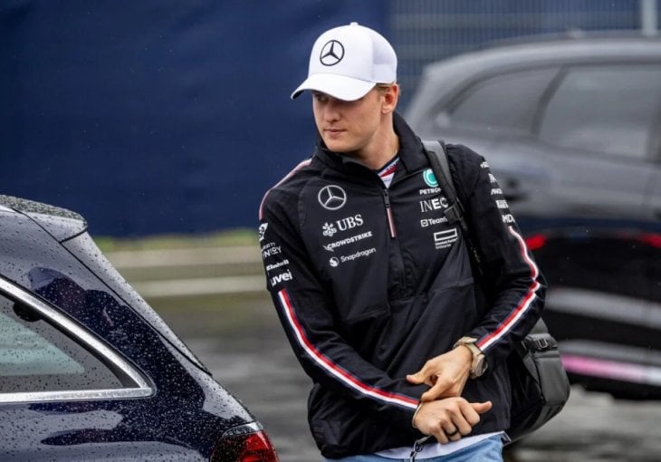 Schumacher napušta Mercedes: Otvorena vrata za povratak u Formulu 1?