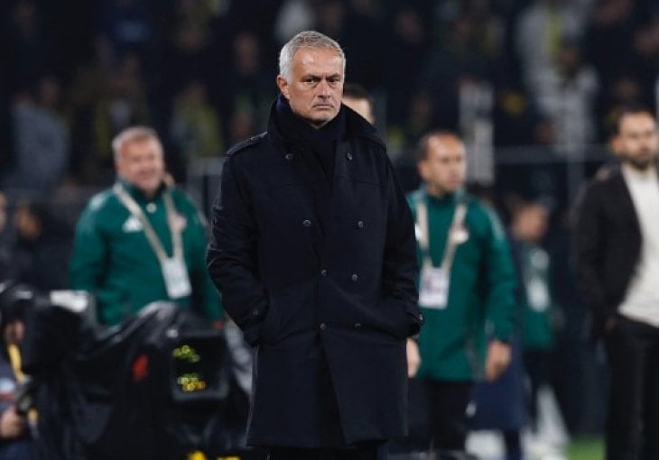 Pogledajte kako je Mourinho proslavio golčinu Dijamanta: Strastvena reakcija trenera na Edinov volej!(VIDEO)