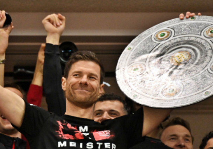 Nije žalio novaca: Xabi Alonso izdvojio ozbiljnu svotu za izradu replika trofeja Bundesliga