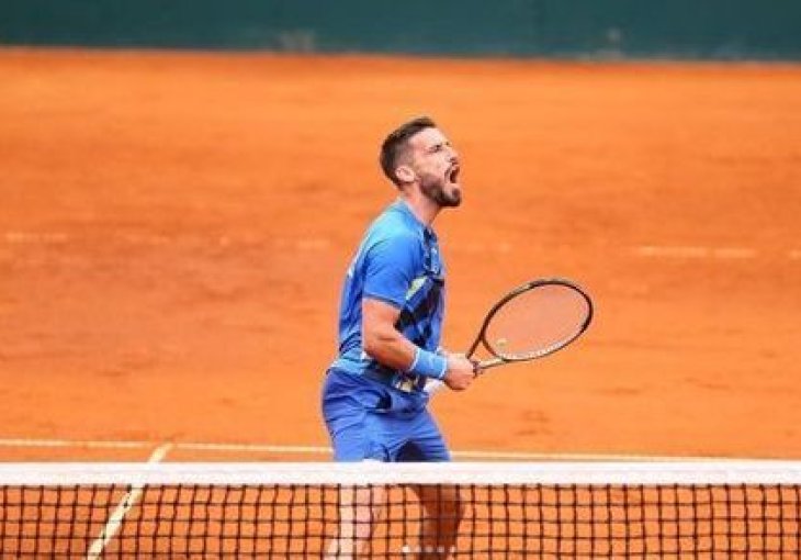Džumhur se oglasio nakon tvrdnji da namješta mečeve: Ljudi su mentalno sje**ni, psuju mi na objavi gdje sam s djecom