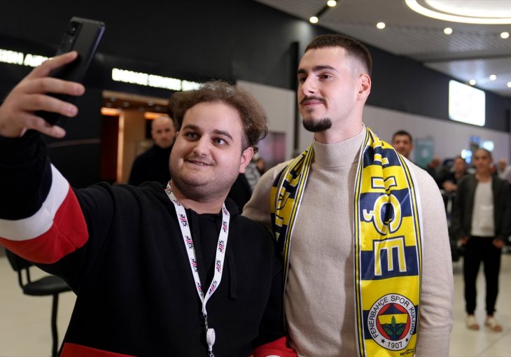 Ognjen Mimović prešao u Fenerbahče: Zvezdin mladi štoper potpisao četverogodišnji ugovor