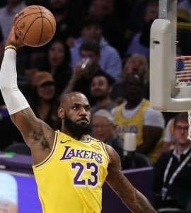 MAGIJAAA Zakucavanje godine LeBrona Jamesa (40)? NBA: Šališ li se ti?