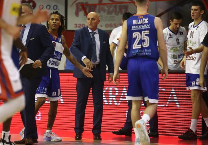 Trener iz regije poludio na timeoutu: NBA te čeka, mrš u svlačionicu (VIDEO)