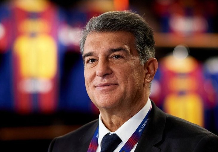Laporta progovorio pred slomljenim igračima: Otkriveni detalji iz svlačionice nakon ispadanja Barcelone!