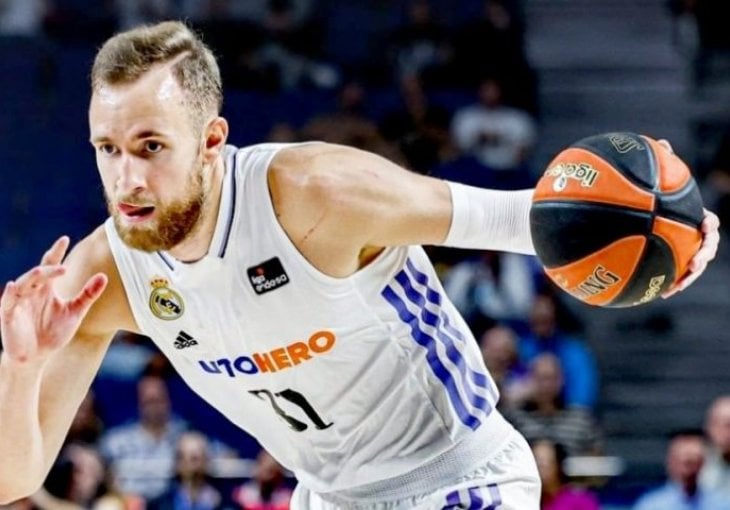 Ljubav koja ne blijedi: Džanan Musa dočekan kao heroj u Lugu!