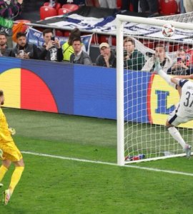 Pogledajte defanzivnu reakciju stopera Tottenhama kojom je oduševio fanove (VIDEO)