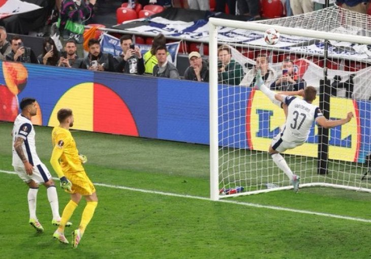 Pogledajte defanzivnu reakciju stopera Tottenhama kojom je oduševio fanove (VIDEO)