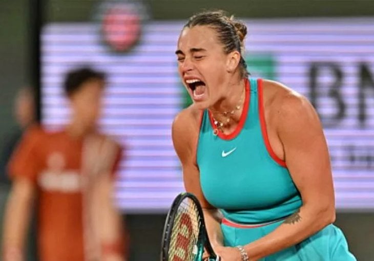 Još samo korak do historije: Sabalenka pregazila Swiatek i izborila finale Roland Garrosa