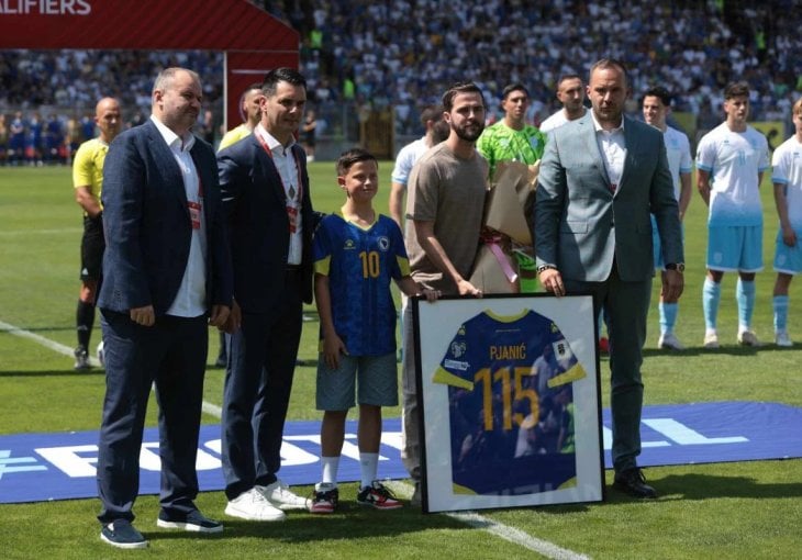 Emotivni oproštaj Miralema Pjanića: 