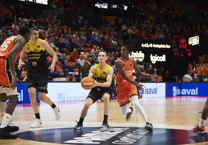 Valensija bliže finalu ACB: Uertas i Doornekamp usamljeni u porazu Tenerifa