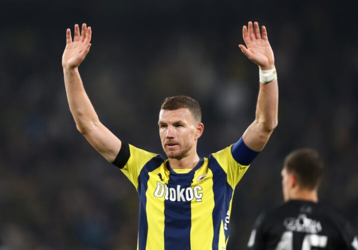 Džeko stiže u Fiorentinu: mogla bi igrati i nakon četrdesete