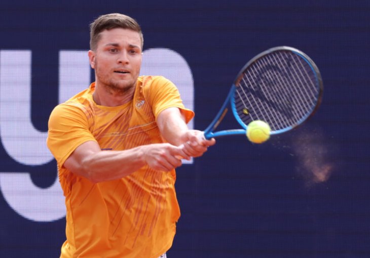 Kecmanović eliminisan u prvom kolu ATP Hale nakon izjednačenog meča