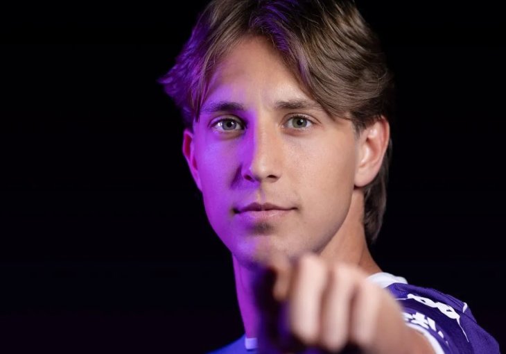 Džeko dobio novog saigrača: Fiorentina dovela 