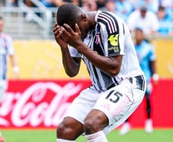Nevjerovatan autogol: Defanzivac Juventusa šokirao sve spektakularnim potezom u svoju mrežu