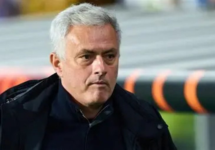  Mourinho eksplodirao: Džekina zamjena izazvala haos već prvog dana u Fenerbahčeu!