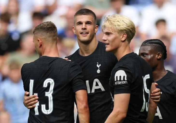 Mladi Vuskovic oduševio na debiju za Totenhem – gol i asistencija!