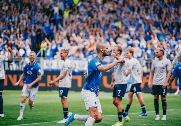 Fudbaler koji se povezivao s reprezentacijom BiH pogodio u Cvajti, gol proslavio u stilu Cristiana Ronalda