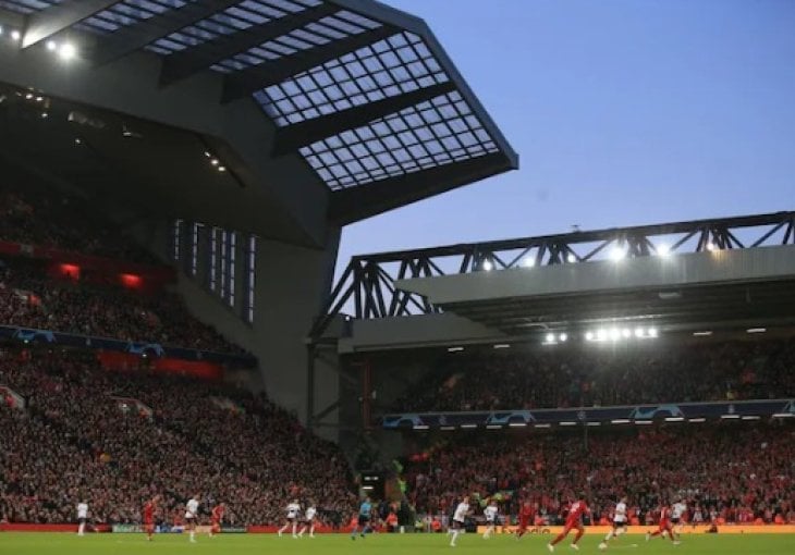Evakuacija Anfielda uoči prijateljske utakmice Liverpool – Athletic Bilbao