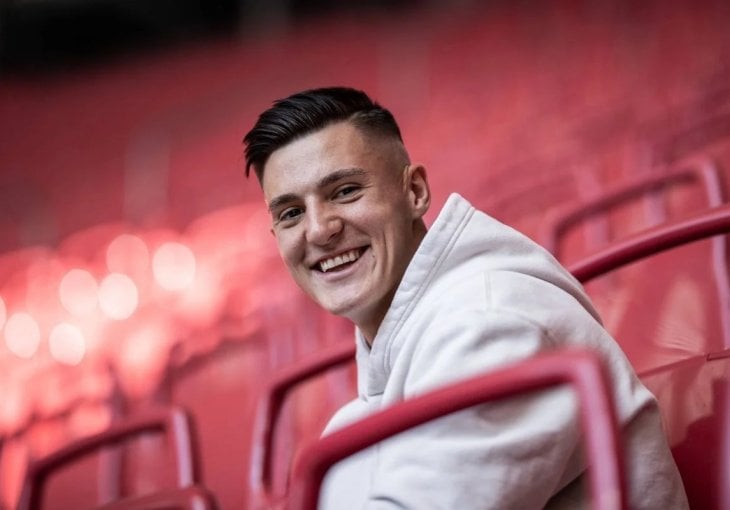 Zvanično: Benjamin Šeško potpisao za Manchester United! Transfer vrijedan 85 miliona eura!