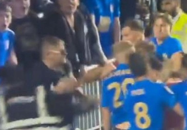 Navijač šakom na igrača u prvoj utakmici sezone u Championshipu