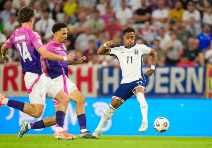 Omari Hutchinson stigao na City Ground: Transfer od rekordnih 37,5 miliona funti