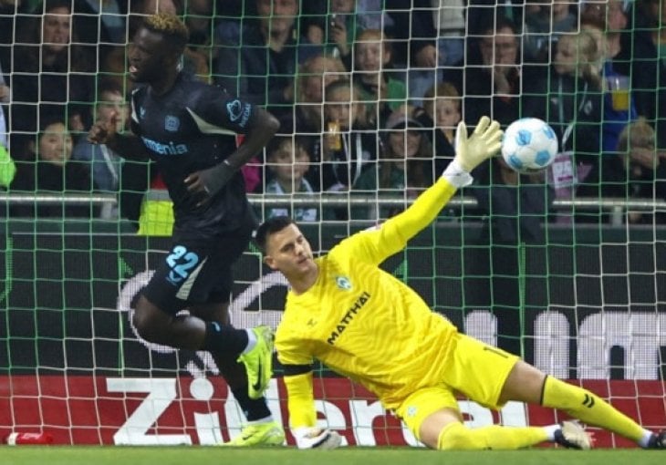Liga šampiona čeka, a Ajntraht ne gubi vrijeme – golman potpisao na 5 godina!