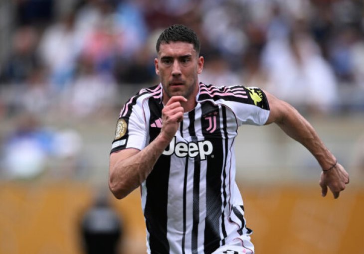 Juventus slavio bez facije — Vlahović riješio pitanje manje igrača samo četiri minuta nakon isključenja Cambiasa