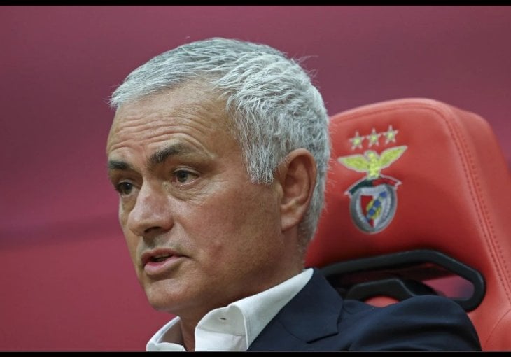 Jose Mourinho tek sjeo na klupu Benfice, a već razmišlja o idućem poslu: 