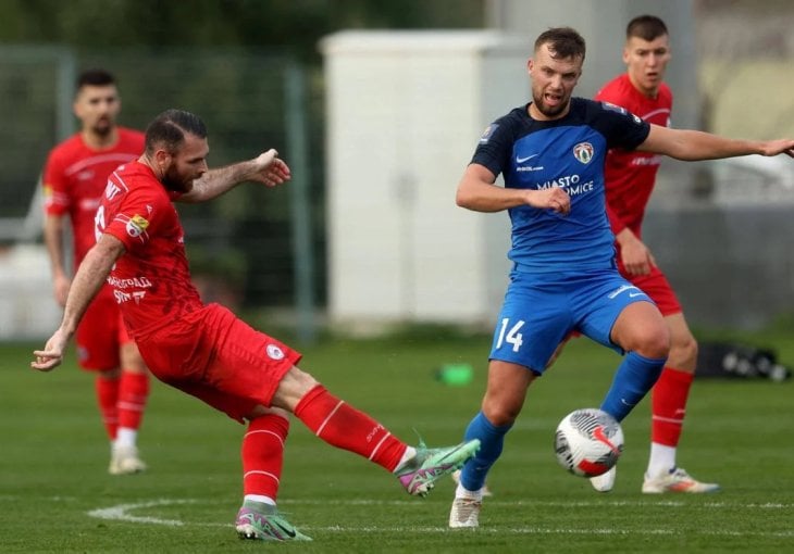 Nevjerovatna prevara: Yoann Court vara kolekcionare dresova!