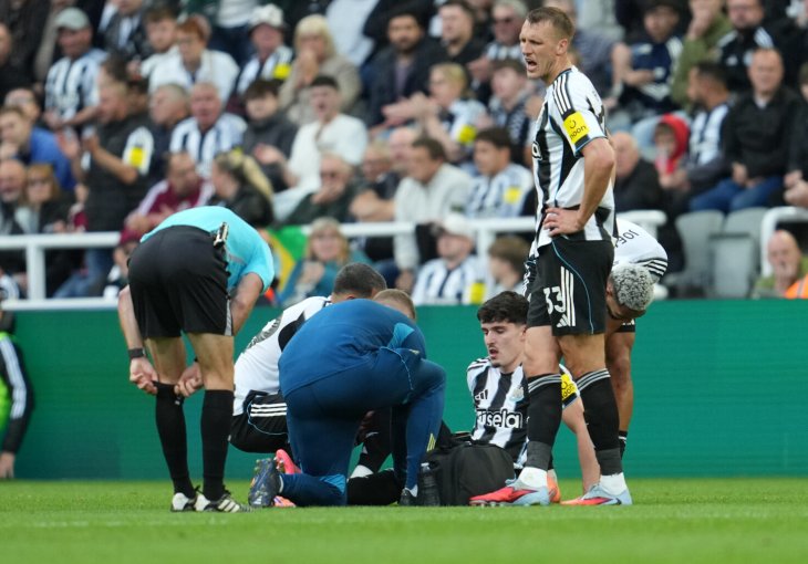 Trener Newcastlea: Livramento van terena oko osam sedmica