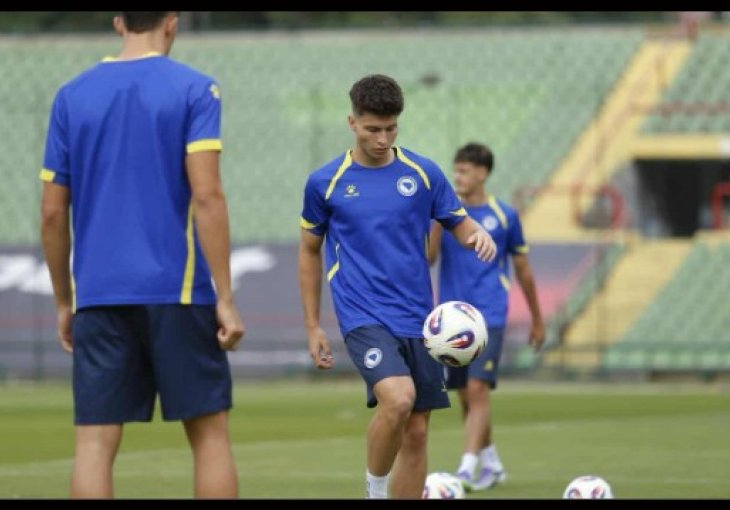 Esmir Bajraktarević asistent u pobjedi PSV-a